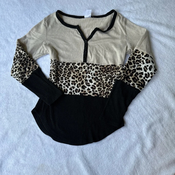 No Boundaries Beige and Black Leopard Print Blouse - Picture 3 of 9